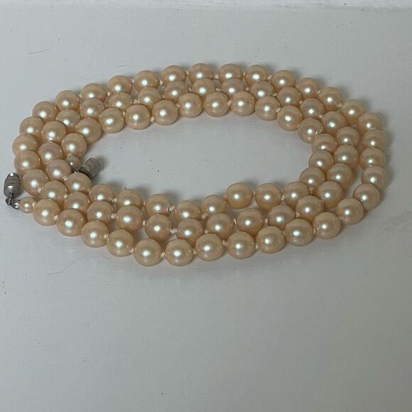 Vintage Ladies 32” Strand Of Champagne 6mm Single Strand Pearl Classic Necklace - Picture 2 of 4